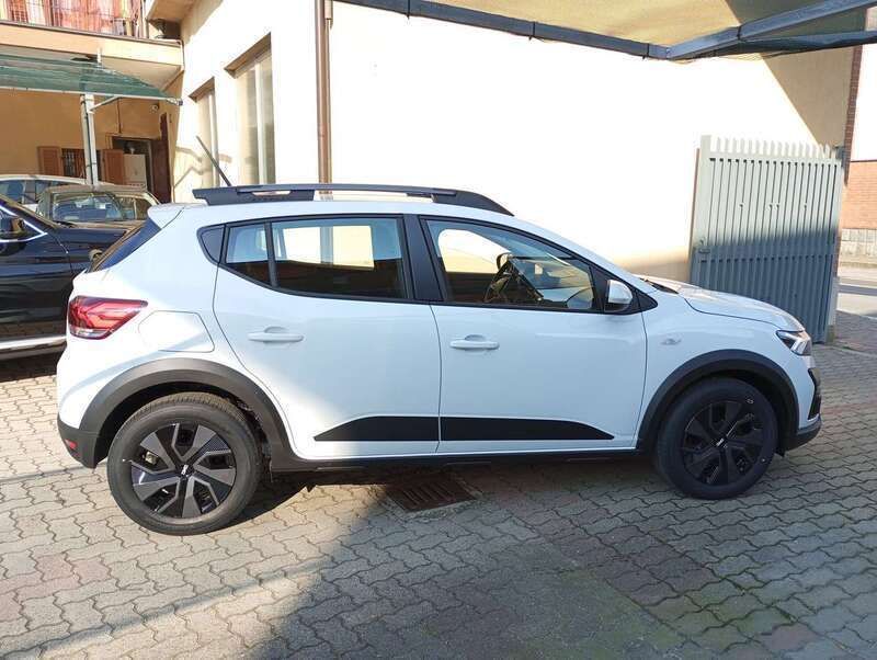 Usata Dacia Sandero Expression 101 CV (74 kW) 2024 Bianco Utilitaria
