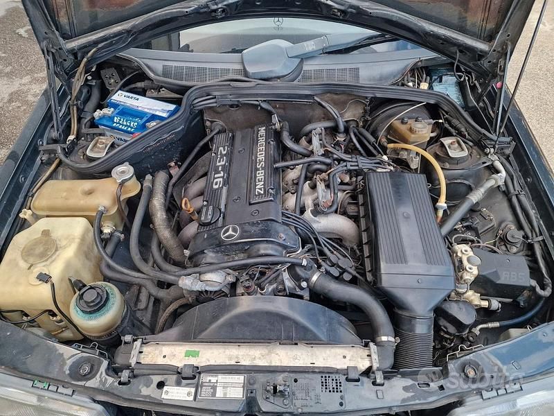 Usata Mercedes 190 1986 Nero Berlina