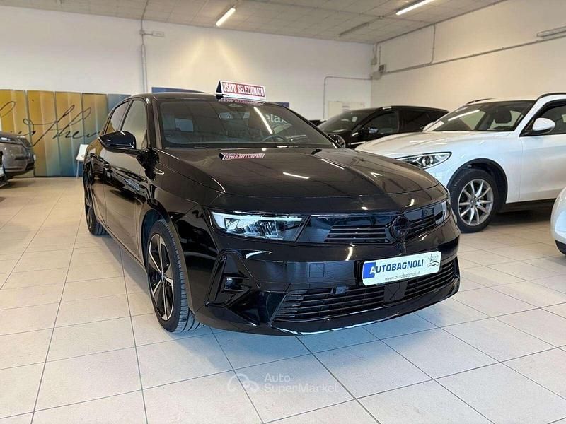 Usata Opel Astra 131 CV (96 kW) 2025 Nero Berlina