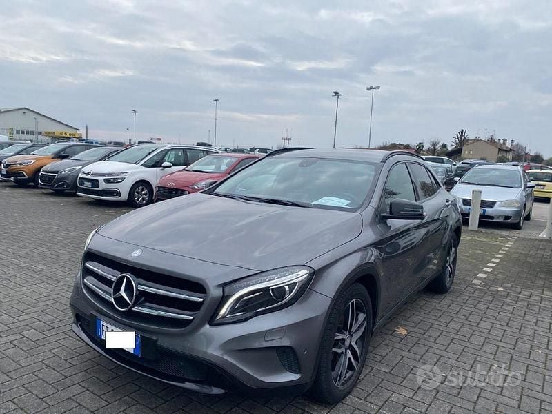 Grigio Usata 2015 Mercedes GLA200 SUV | 13.900 € (Ottimo prezzo) - Immagine 1/4