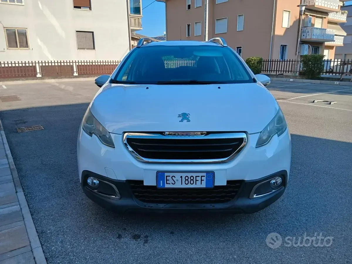 Usata Peugeot 2008 Active 68 CV (50 kW) 2013 Bianco SUV