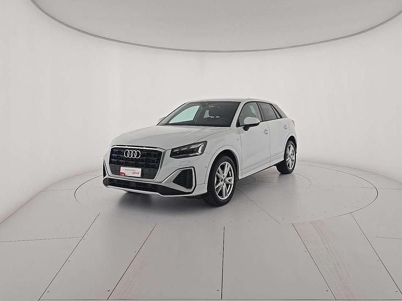 Bianco ghiaccio metallizzato Usata 2025 Audi Q2 S-Line SUV | 30.500 € (Buon prezzo) - Immagine 1/4
