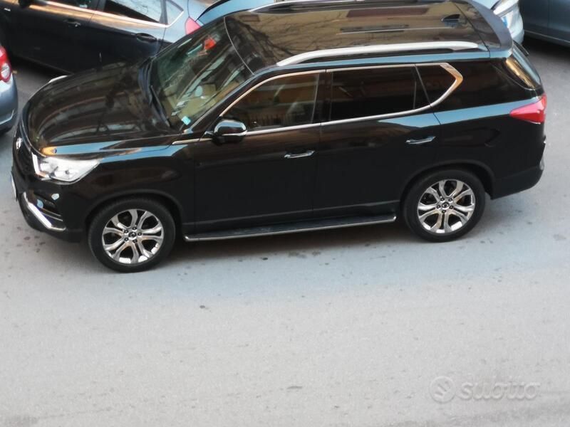 Nero Usata 2019 Ssangyong (KGM) Rexton SUV | 23.000 € (Cara) - Immagine 1/3