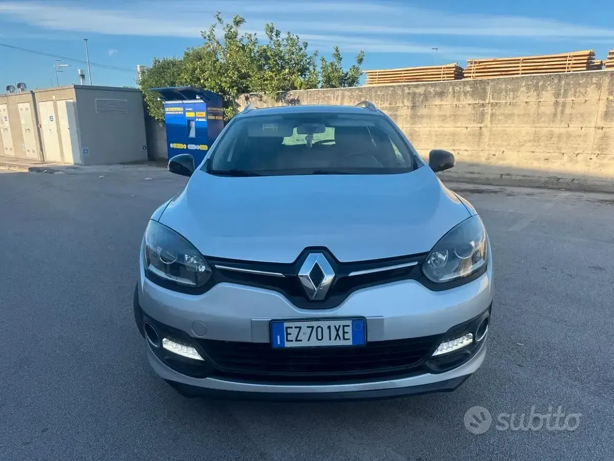 Usata Renault Mégane GrandTour LIMITED 110 CV (80 kW) 2015 Grigio Station wagon