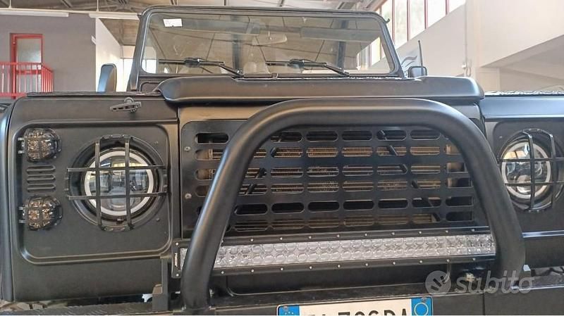 Usata Land Rover Defender 122 CV (89 kW) 2002 Nero SUV