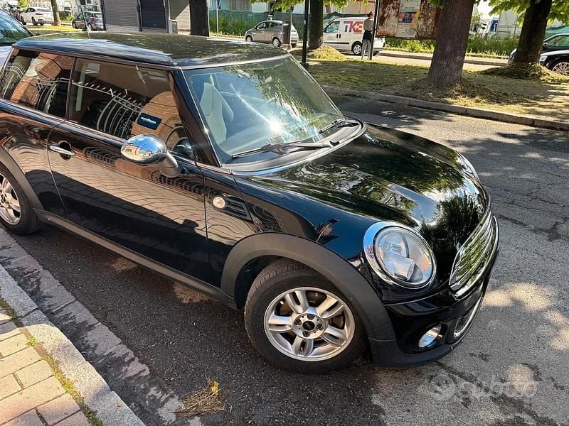Usata Mini ONE 75 CV (55 kW) 2011 Nero Utilitaria