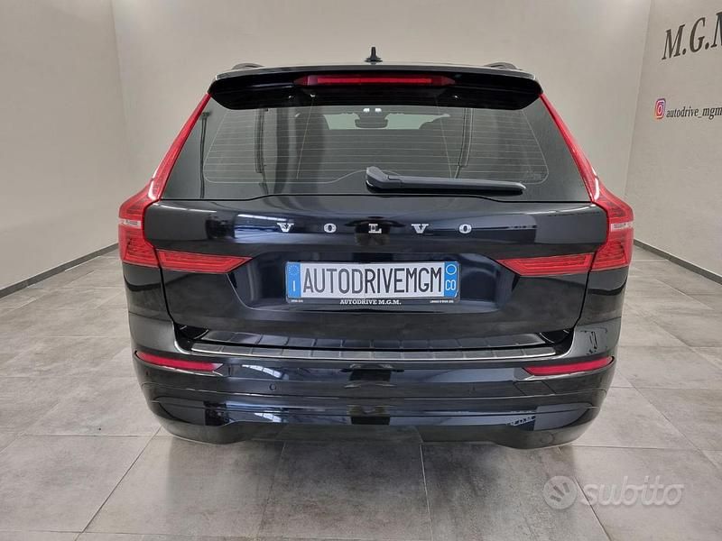 Usata Volvo XC60 Momentum 235 CV (172 kW) 2021 Grigio SUV