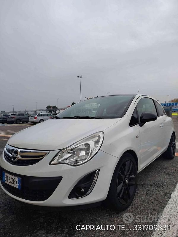 Other Usata 2012 Opel Corsa Tre volumi | 4900 € (Buon prezzo) - Immagine 1/4