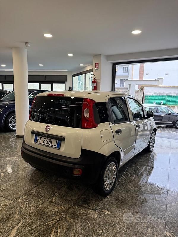 Usata Fiat Panda Pop 69 CV (50 kW) 2016 Bianco Utilitaria
