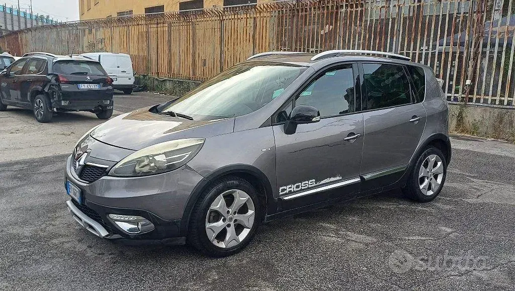 Usata Renault Scenic E-Tech XMOD 110 CV (80 kW) 2015 Grigio Monovolume