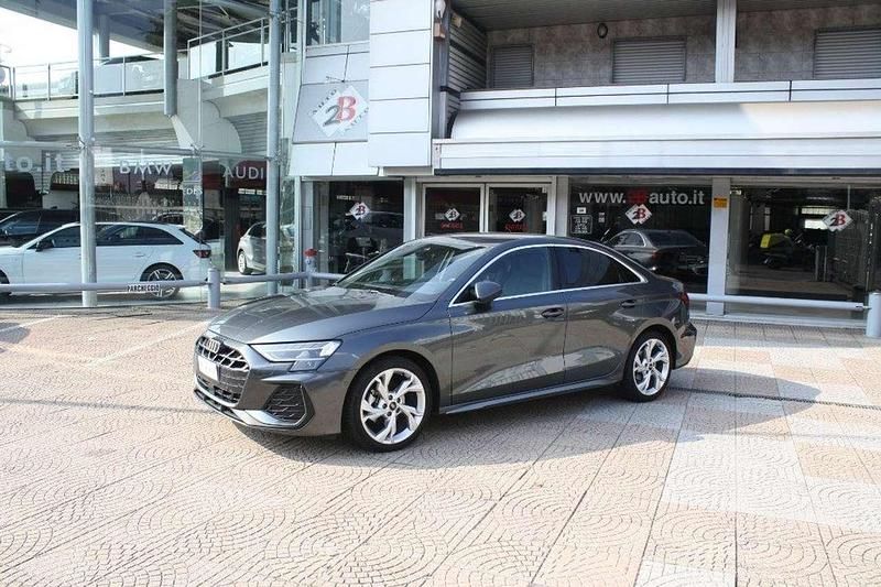 Grigio Usata 2024 Audi A3 S-Line Tre volumi | 34.900 € (Buon prezzo) - Immagine 1/4