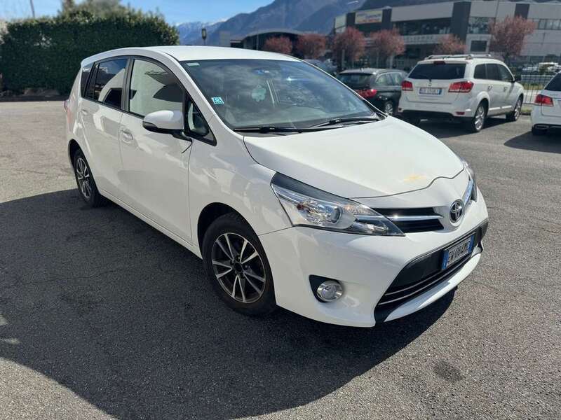 Usato 2014 Toyota Verso 1.6 Benzin 132 CV (9.500 €)