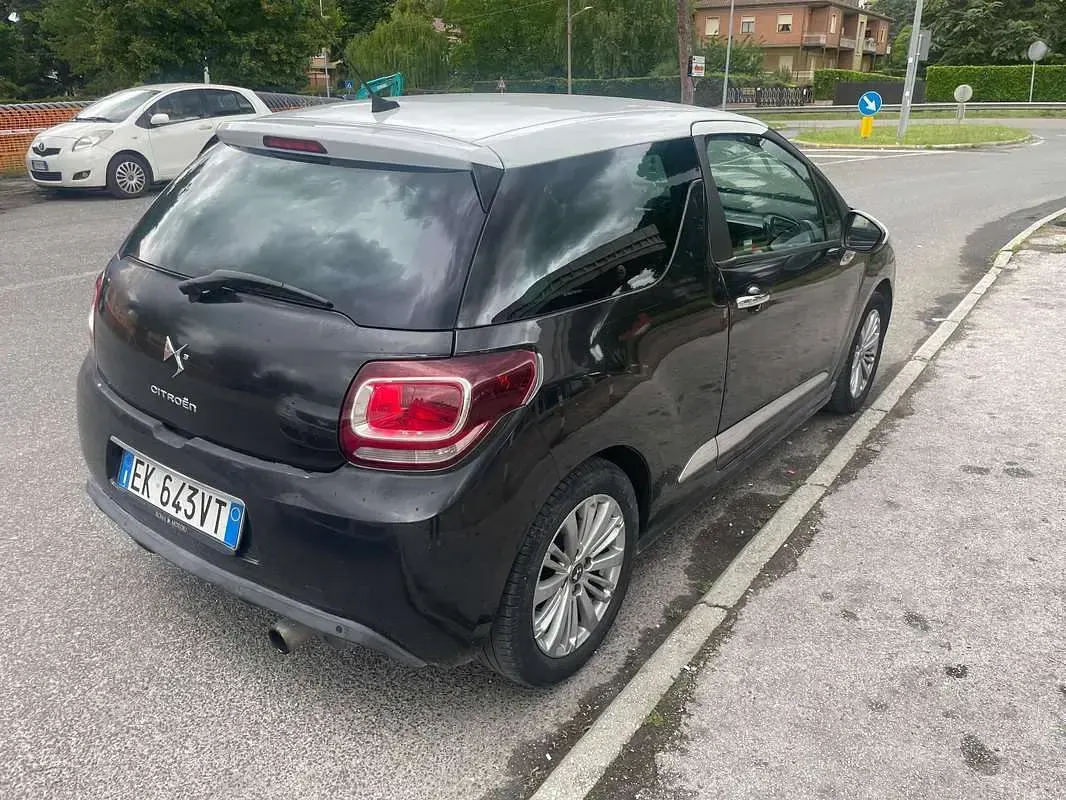 Usata Citroën DS3 Chic 95 CV (69 kW) 2012 Nero Berlina
