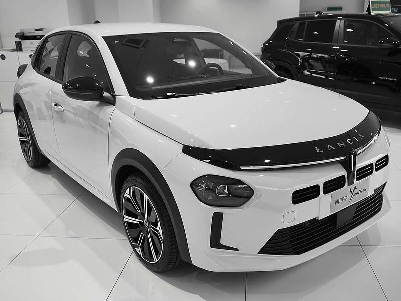 Nuova Lancia Ypsilon 101 CV (74 kW) 2025 Bianco Utilitaria