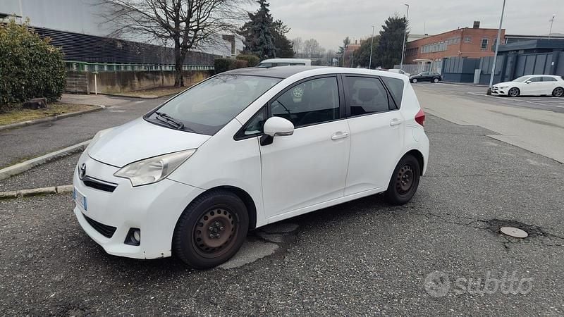 Usata Subaru Trezia 2011 Bianco Utilitaria