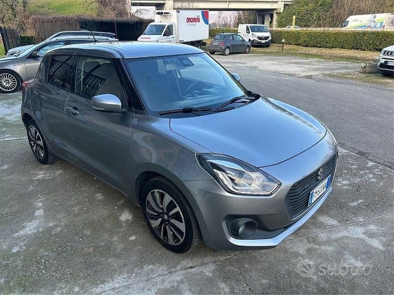 Antracite scuro Usata 2018 Suzuki Swift Berlina | 7300 € (Buon prezzo) - Immagine 1/4