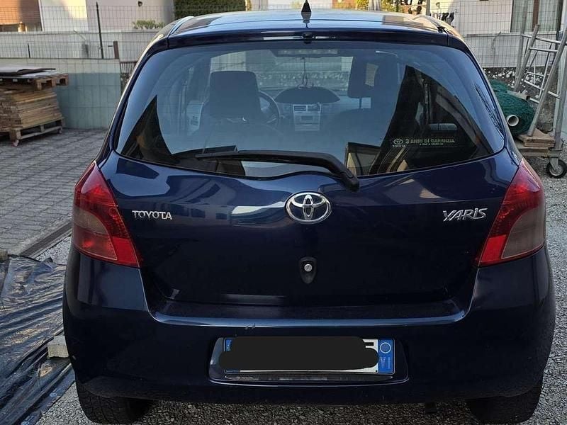 Usata Toyota Yaris 69 CV (50 kW) 2008 Blu/azzurro Utilitaria