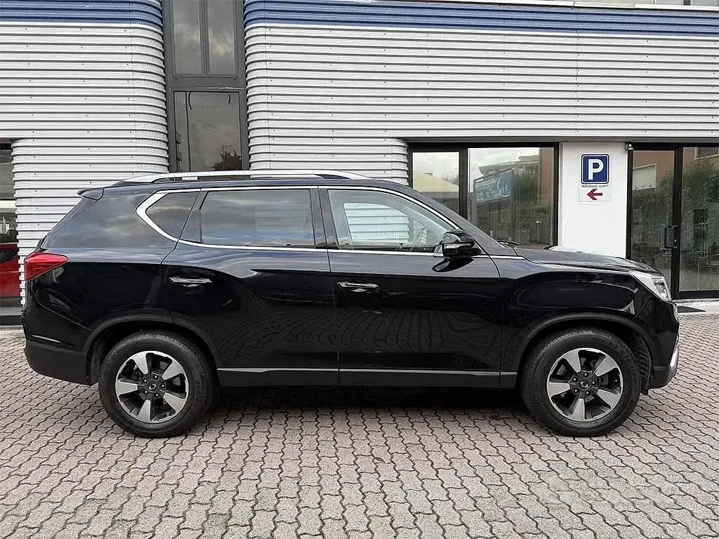 Usata SsangYong Rexton 181 CV (133 kW) 2019 Nero / metallizzato SUV