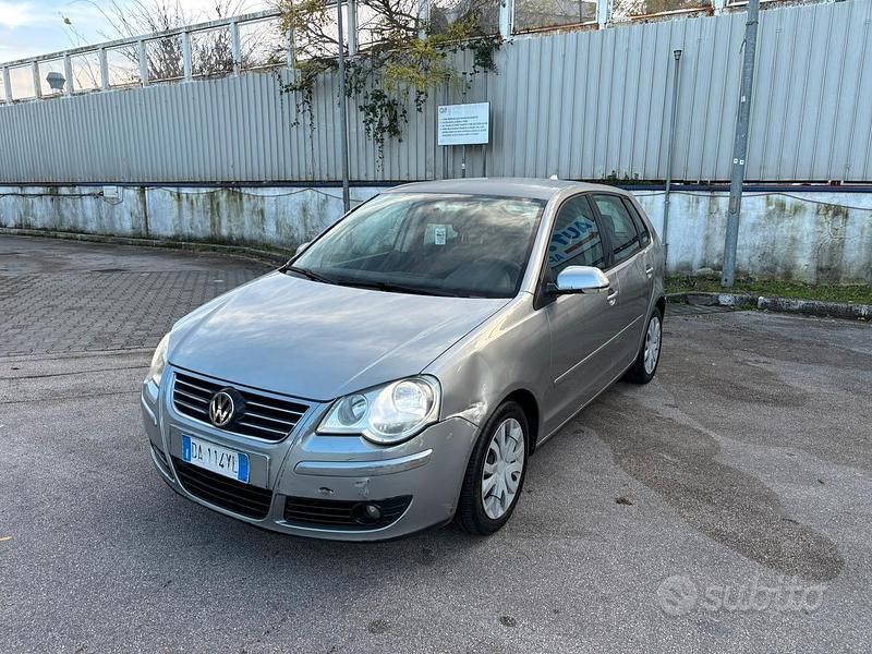 Grigio Usata 2007 VW Polo Sport Tre volumi | 1200 € (Super prezzo) - Immagine 1/4
