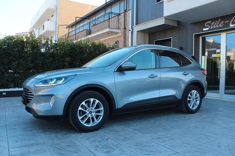 Usata Ford Kuga Business Edition 120 CV (88 kW) 2021 Argento SUV