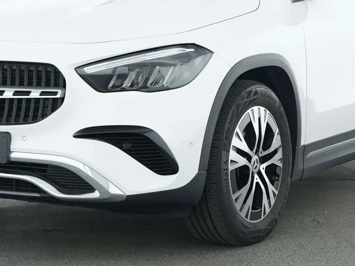 Usata Mercedes GLA200 Advanced 163 CV (119 kW) 2025 Bianco SUV