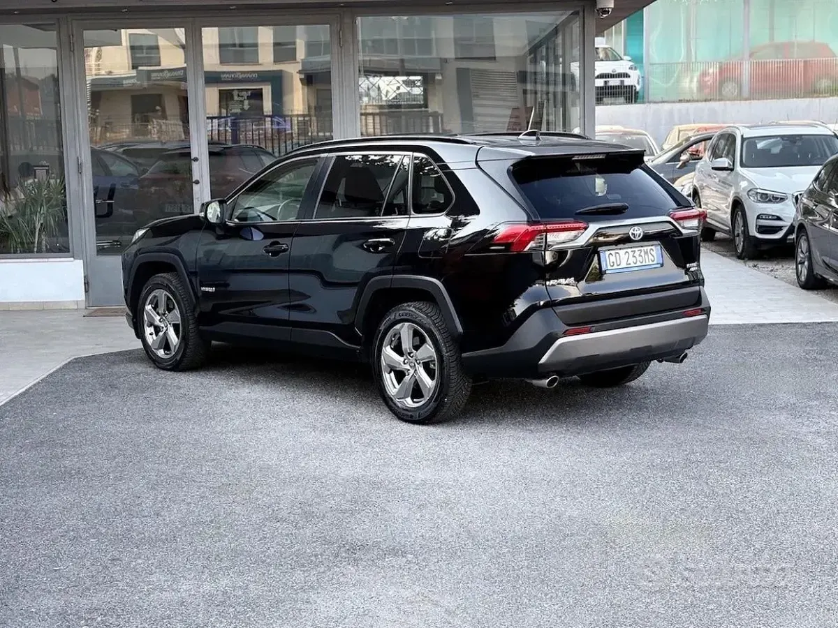 Usata Toyota RAV4 Hybrid 178 CV (130 kW) 2021 Nero SUV
