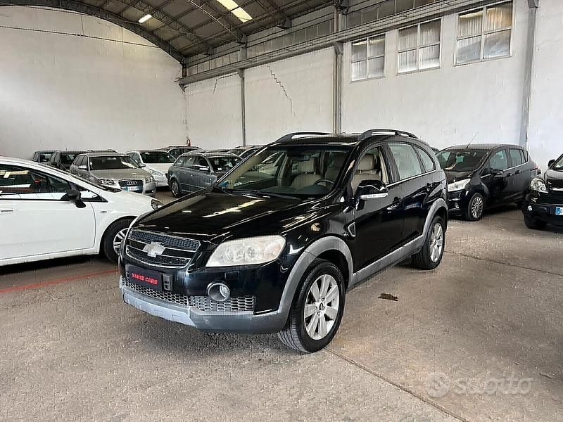Nero Usata 2007 Chevrolet Captiva LS SUV | 4700 € (Buon prezzo) - Immagine 1/4