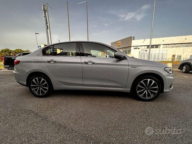 Usata Fiat Tipo 120 CV (88 kW) 2016 Grigio Berlina