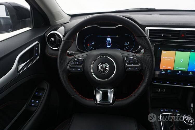 Usata MG ZS Luxury 111 CV (81 kW) 2022 Nero SUV