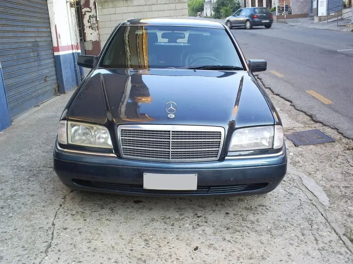 Usata Mercedes C250 Elegance 150 CV (110 kW) 1997 Blu Berlina