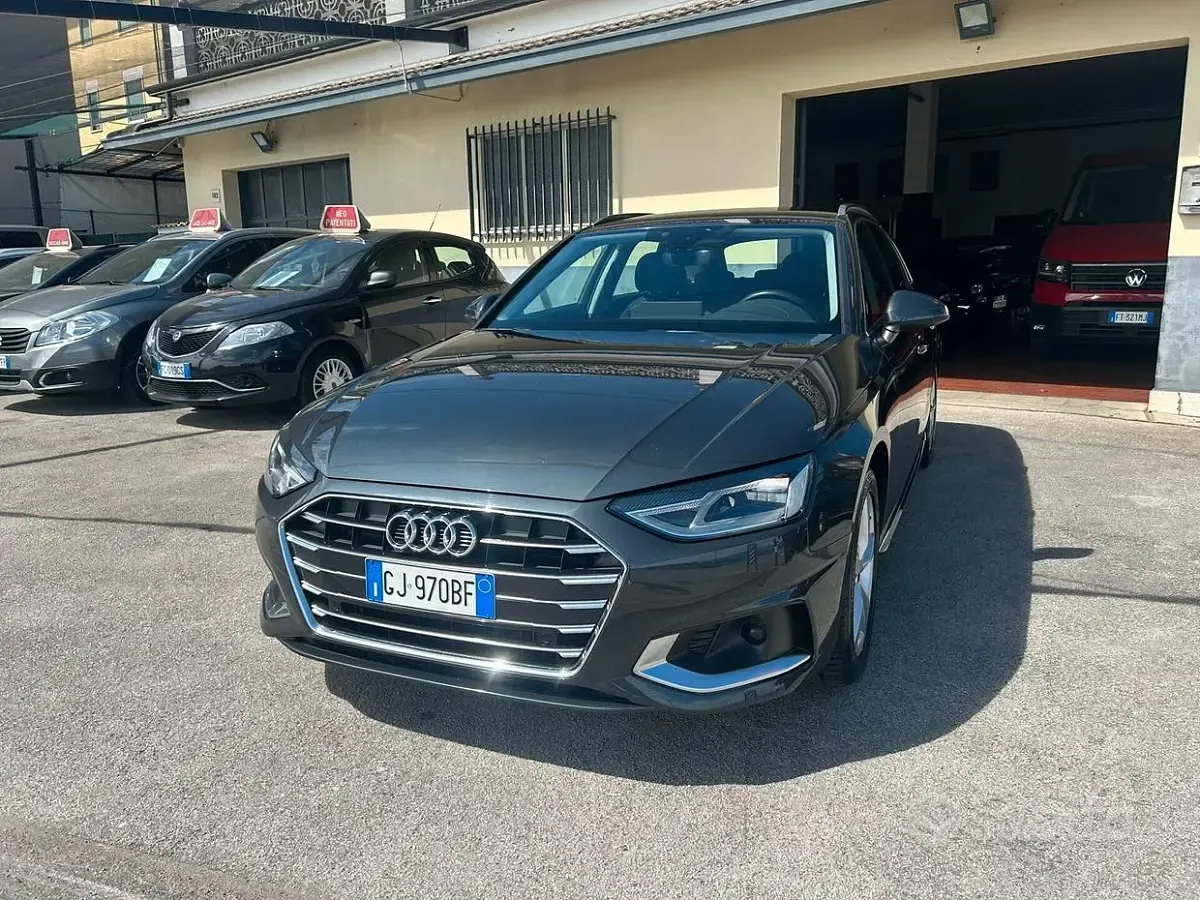 Usata Audi A4 Business 163 CV (119 kW) 2022 Grigio Station wagon