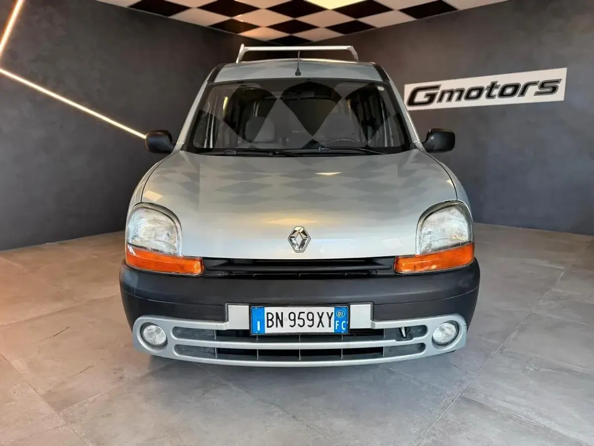 Usata Renault Kangoo 75 CV (55 kW) 2001 Grigio Monovolume