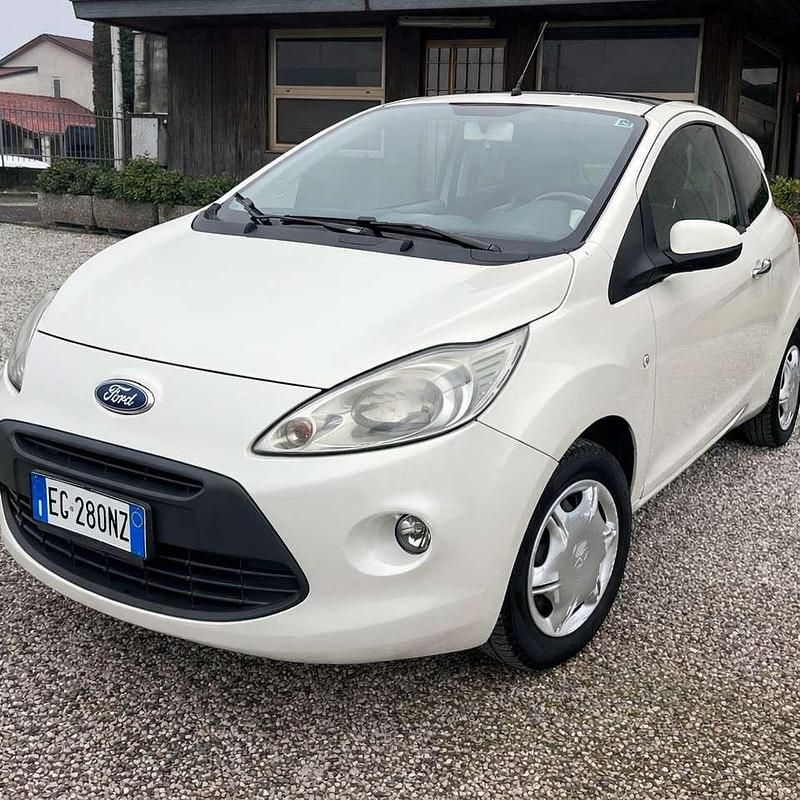 Usata Ford Ka Titanium 69 CV (50 kW) 2011 Bianco Berlina