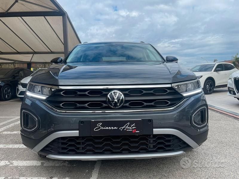 Usata VW T-Roc Edition 116 CV (85 kW) 2024 Grigio SUV