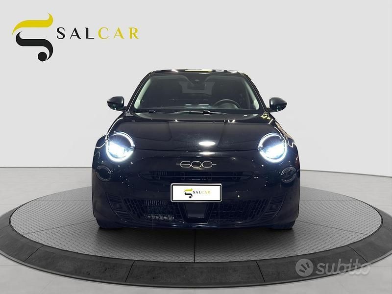 Usata Fiat 600 110 CV (80 kW) 2024 Nero SUV