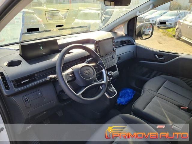 Usata Hyundai Staria 177 CV (130 kW) 2022 Bianco Monovolume
