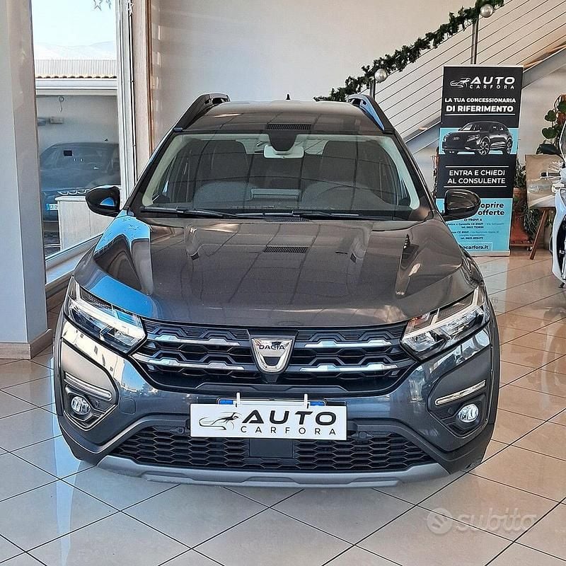 Usata Dacia Jogger Extreme 101 CV (74 kW) 2022 Grigio Monovolume