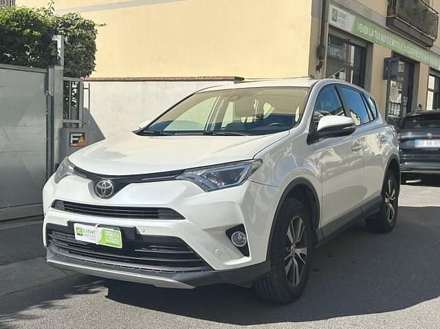 Usata Toyota RAV4 Business Edition 143 CV (105 kW) 2017 Bianco SUV