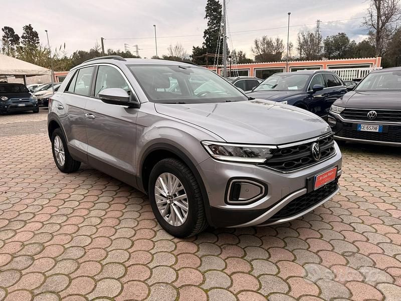 Usata VW T-Roc Life 150 CV (110 kW) 2022 Grigio SUV