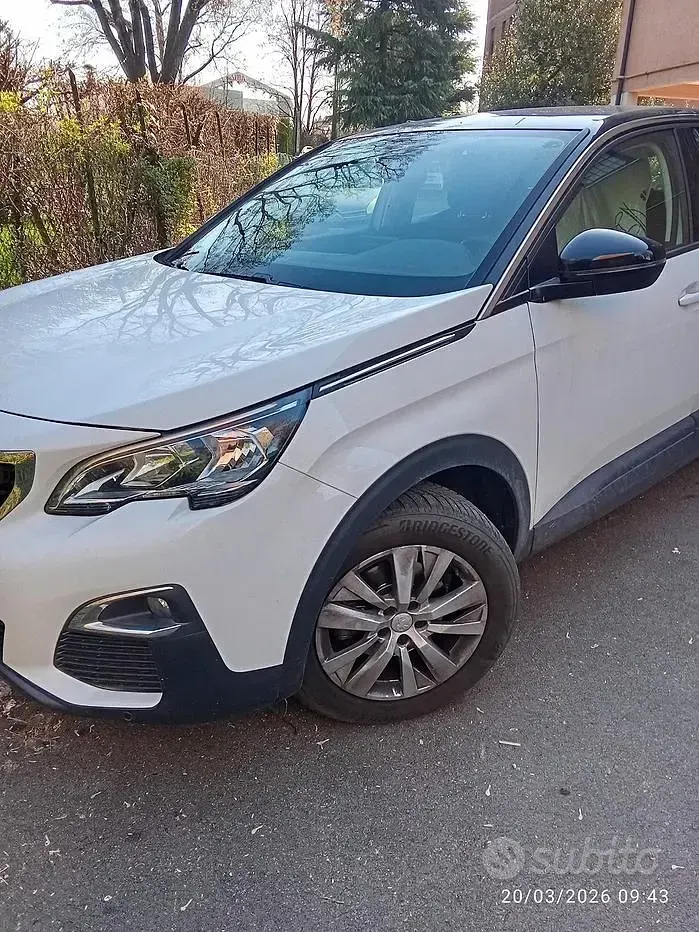 Usata Peugeot 3008 Allure Turbo 131 CV (96 kW) 2020 Bianco SUV