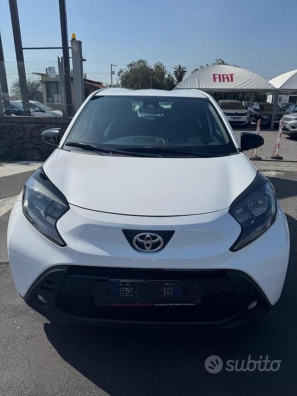 Usata Toyota Aygo X Active 72 CV (52 kW) 2024 Bianco SUV