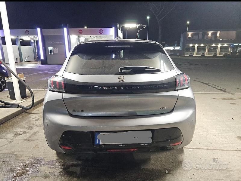 Usata Peugeot 208 GT 100 CV (73 kW) 2023 Grigio Utilitaria