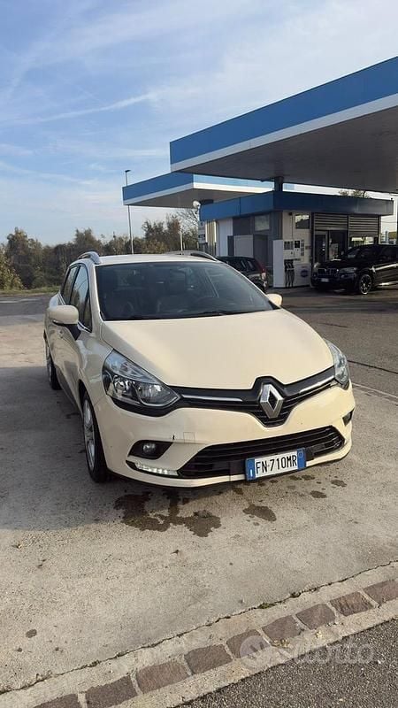 Usata Renault Clio GrandTour Zen 75 CV (55 kW) 2018 Beige Station wagon