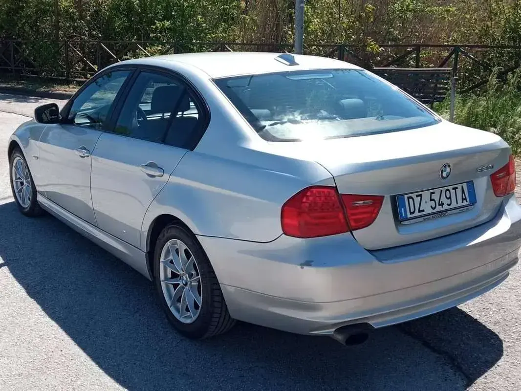 Usata BMW 320 170 CV (125 kW) 2009 Argento Berlina