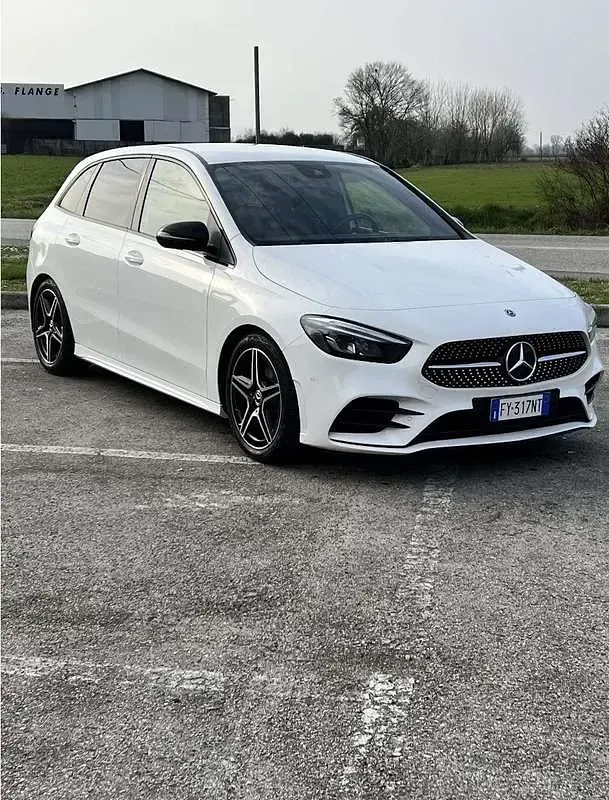 Usata Mercedes B200 Premium 150 CV (110 kW) 2019 Bianco Utilitaria