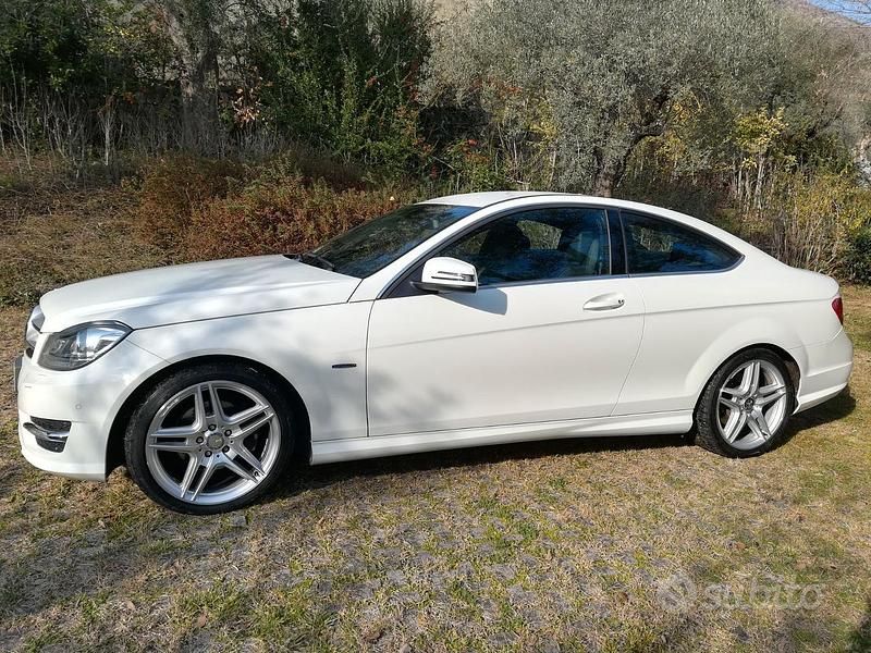 Usata Mercedes C220 170 CV (125 kW) 2012 Bianco Coupé