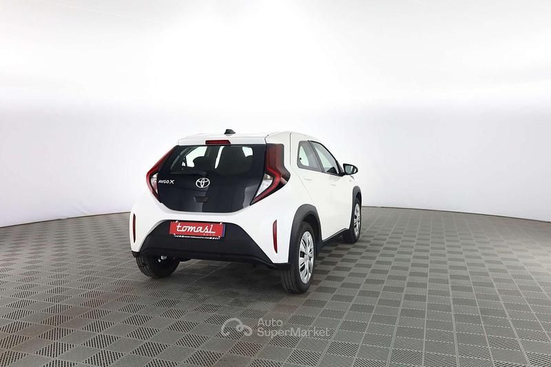 Usata Toyota Aygo X Active 72 CV (52 kW) 2025 Bianco SUV