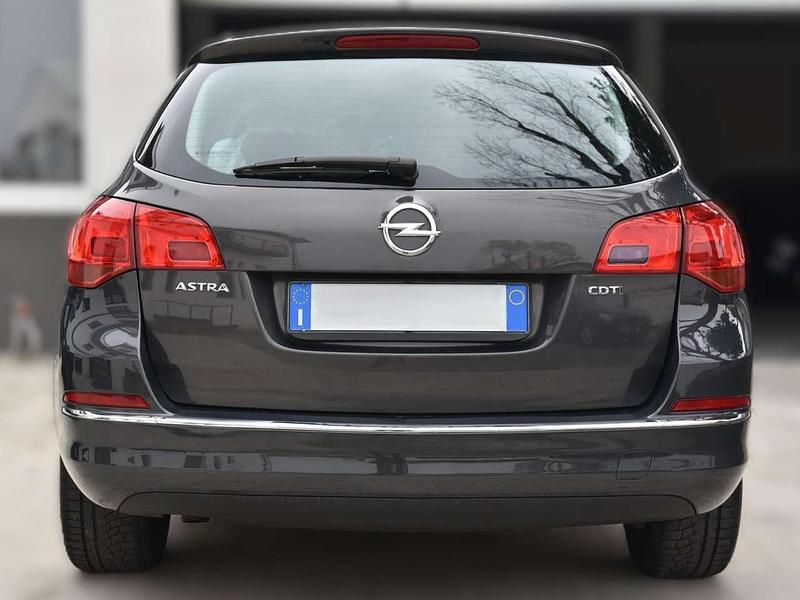 Usata Opel Astra Cosmo 110 CV (80 kW) 2016 Grigio medio metallizzato Station wagon