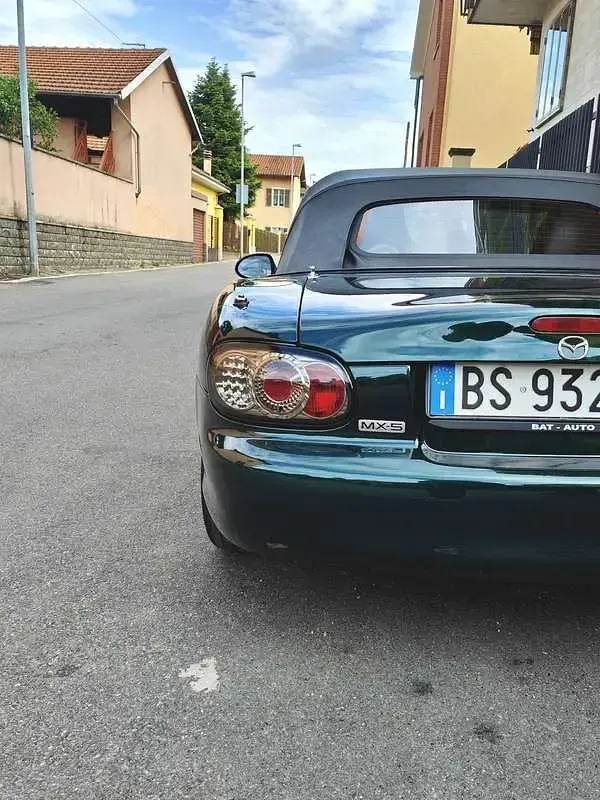Usata Mazda MX5 110 CV (80 kW) 2001 Verde Cabrio