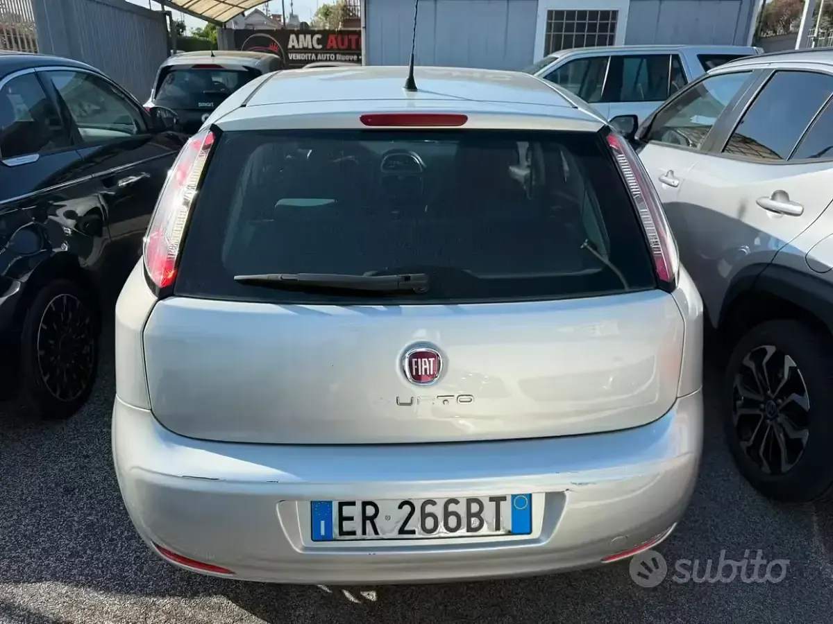 Usata Fiat Punto Lounge 69 CV (50 kW) 2013 Grigio Utilitaria
